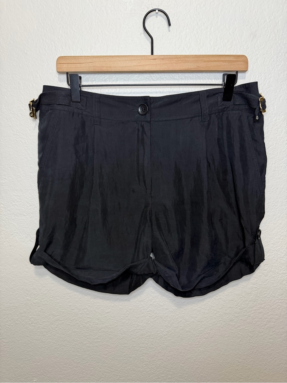 Burberry Brit 100% Silk Black Cargo Safari Shorts Size 6 Luxury Designer